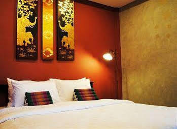 Focal Local Bed & Breakfast Bangkok Ngoại thất bức ảnh